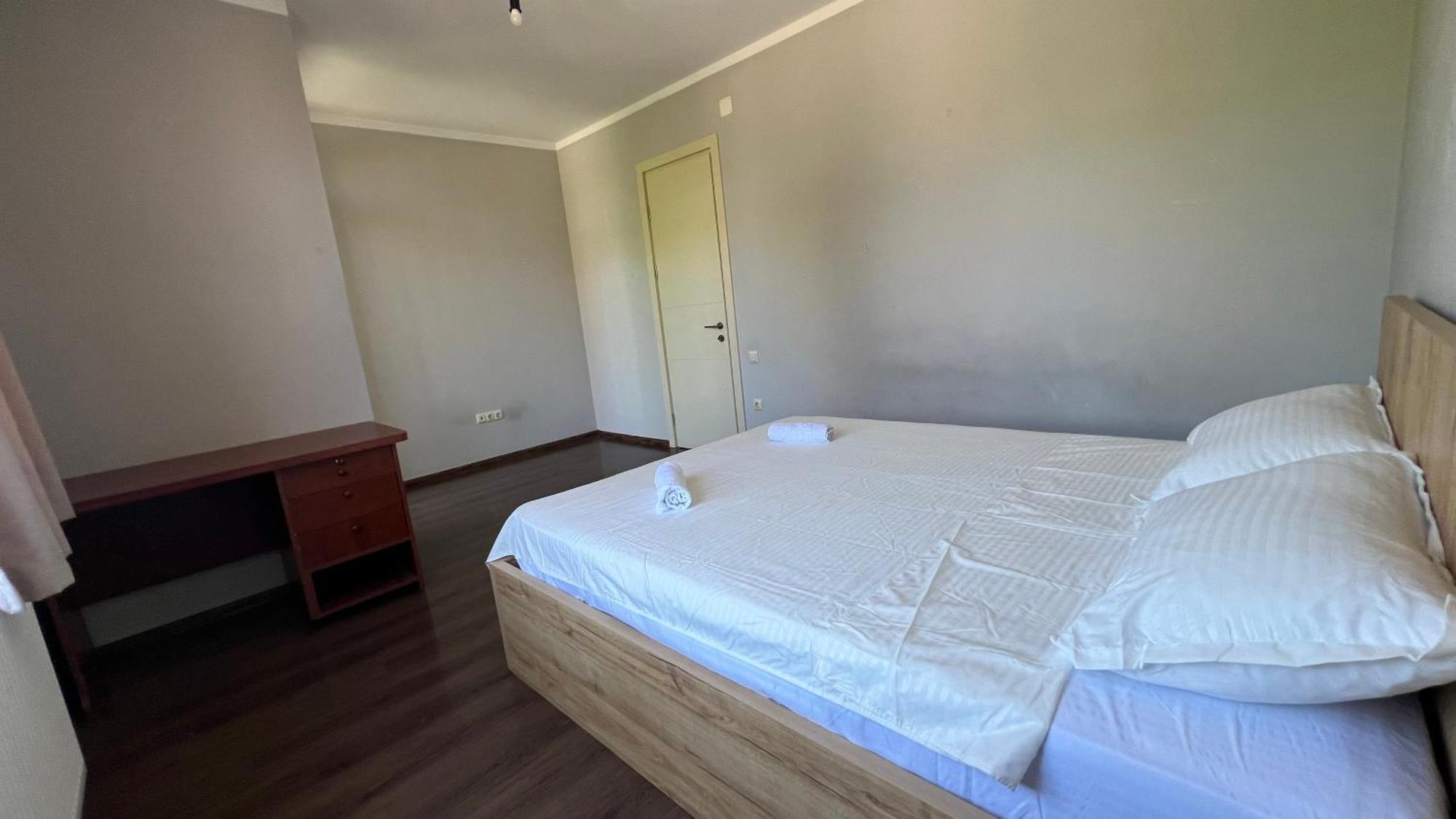 Garden House Tbilisi Hotel Buitenkant foto
