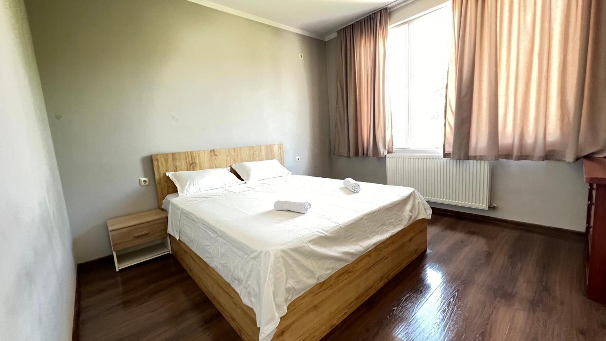 Garden House Tbilisi Hotel Buitenkant foto